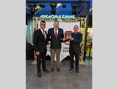 ANAMUR'  DA GÖREV YAPAN AVUKATLIK MESLEĞİNİN DUAYENLERİNE PLAKET TAKDİM EDİLDİ