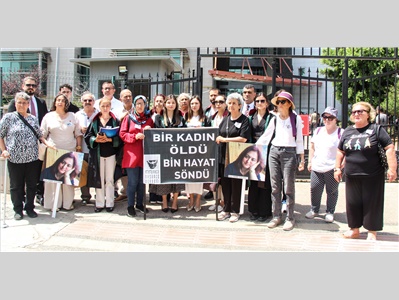 KADIN HAKLARI MERKEZİMİZ, ÖLDÜRÜLEN ÖĞRETMEN DERYA DEMİR’İN DURUŞMASINA KATILDI