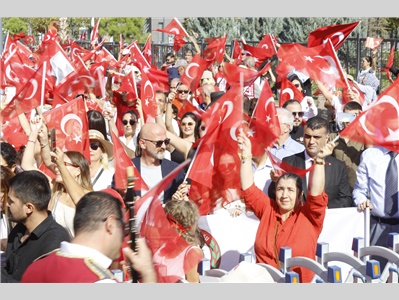 MERSİN 100. YIL BÜYÜK CUMHURİYET YÜRÜYÜŞÜ’NDE TEK YÜREK OLDUK