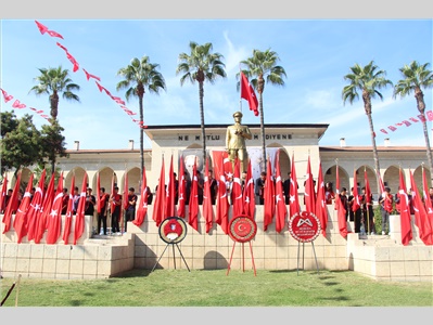 BAŞKANIMIZ AV. GAZİ ÖZDEMİR, 29 EKİM CUMHURİYET BAYRAMI ÇELENK SUNMA TÖRENİNE KATILDI
