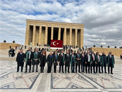 MERSİN BAROSU ATAMIZIN HUZURUNA ÇIKTI