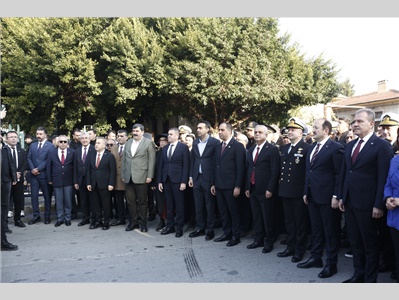 MERSİNİMİZİN KURTULUŞ GÜNÜNÜ TÖRENLE KUTLADIK