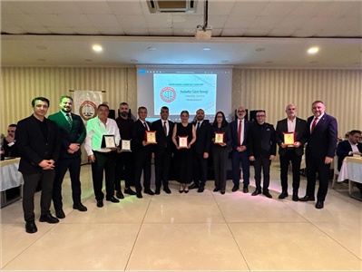 TARSUS’TA DUAYEN AVUKATLARIMIZA MESLEKTE ONUR PLAKETİ TAKDİM EDİLDİ