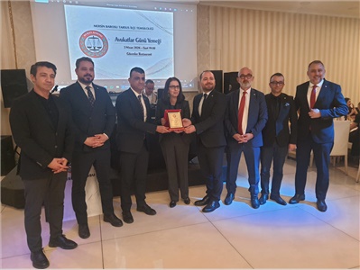 TARSUS’TA DUAYEN AVUKATLARIMIZA MESLEKTE ONUR PLAKETİ TAKDİM EDİLDİ
