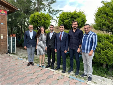 BARO BAŞKANIMIZ ERDEMLİ'  DEKİ AVUKATLARIMIZLA, AVUKATLAR GÜNÜ YEMEĞİNDE BİR ARAYA GELDİ