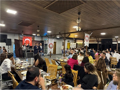 BARO BAŞKANIMIZ ERDEMLİ'  DEKİ AVUKATLARIMIZLA, AVUKATLAR GÜNÜ YEMEĞİNDE BİR ARAYA GELDİ