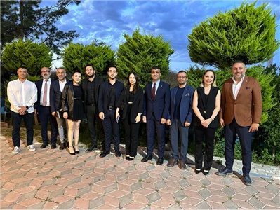 BARO BAŞKANIMIZ ERDEMLİ'  DEKİ AVUKATLARIMIZLA, AVUKATLAR GÜNÜ YEMEĞİNDE BİR ARAYA GELDİ
