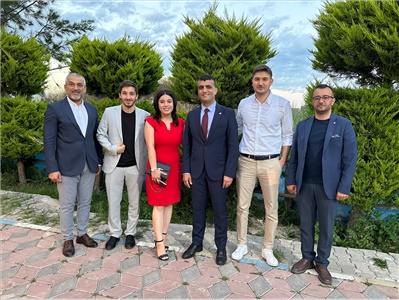 BARO BAŞKANIMIZ ERDEMLİ'  DEKİ AVUKATLARIMIZLA, AVUKATLAR GÜNÜ YEMEĞİNDE BİR ARAYA GELDİ