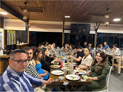 BARO BAŞKANIMIZ ERDEMLİ'  DEKİ AVUKATLARIMIZLA, AVUKATLAR GÜNÜ YEMEĞİNDE BİR ARAYA GELDİ