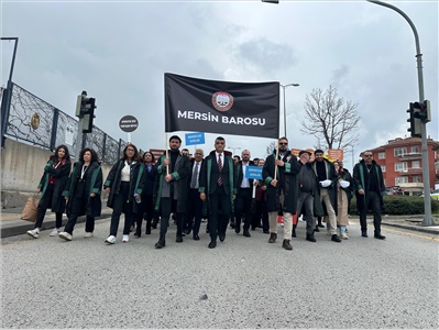 AVUKATLAR, ‘SAVUNMANIN BAĞIMSIZLIĞI VE HUKUKA SAYGI’ YÜRÜYÜŞÜ YAPTI
