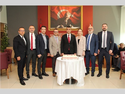 NİSAN AVUKATLAR GÜNÜ’NDE GELENEKSEL PASTA KESİM TÖRENİ GERÇEKLEŞTİRİLDİ