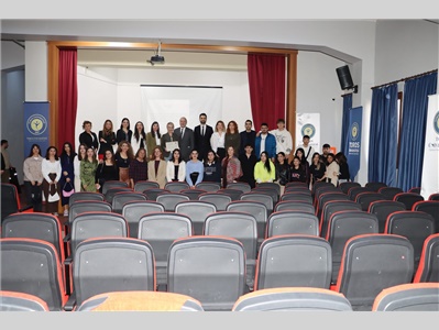 TOROS ÜNİVERSİTESİ’NDE “KADIN HAKLARI VE TOPLUMSAL CİNSİYET ÜZERİNE BİR BULUŞMA” KONULU SÖYLEŞİ DÜZENLENDİ