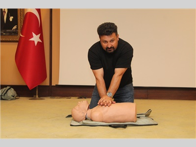 AVUKATLARIMIZA İLK YARDIM FARKINDALIK EĞİTİMİ VERİLDİ