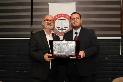 BARO BAŞKANIMIZA, YÖNETİM KURULUMUZA VE KURULLARDA GÖREV ALAN AVUKATLARIMIZA TEŞEKKÜR PLAKETİ