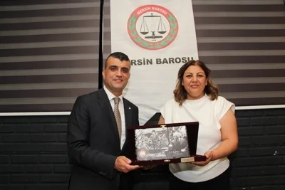 BARO BAŞKANIMIZA, YÖNETİM KURULUMUZA VE KURULLARDA GÖREV ALAN AVUKATLARIMIZA TEŞEKKÜR PLAKETİ