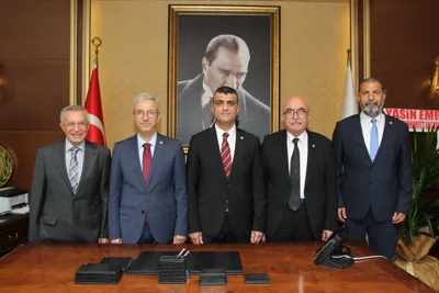 BAŞKANIMIZ AV. GAZİ ÖZDEMİR’E, AİLESİ VE MESLEKTAŞLARINDAN TEBRİK ZİYARETİ