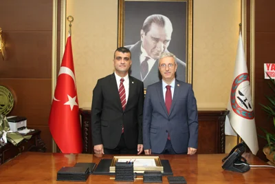 BAŞKANIMIZ AV. GAZİ ÖZDEMİR’E, AİLESİ VE MESLEKTAŞLARINDAN TEBRİK ZİYARETİ