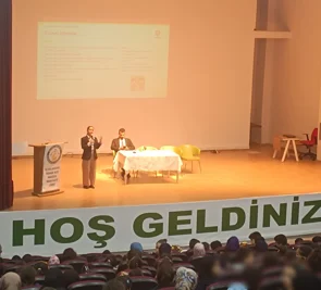 ÇOCUK HAKLARI MERKEZİMİZ ÖĞRENCİLERE AKRAN ZORBALIĞI VE DİJİTAL GÜVENLİK EĞİTİMİ VERDİ