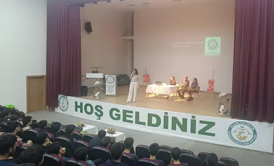 ÇOCUK HAKLARI MERKEZİMİZ ÖĞRENCİLERE AKRAN ZORBALIĞI VE DİJİTAL GÜVENLİK EĞİTİMİ VERDİ