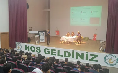 ÇOCUK HAKLARI MERKEZİMİZ ÖĞRENCİLERE AKRAN ZORBALIĞI VE DİJİTAL GÜVENLİK EĞİTİMİ VERDİ